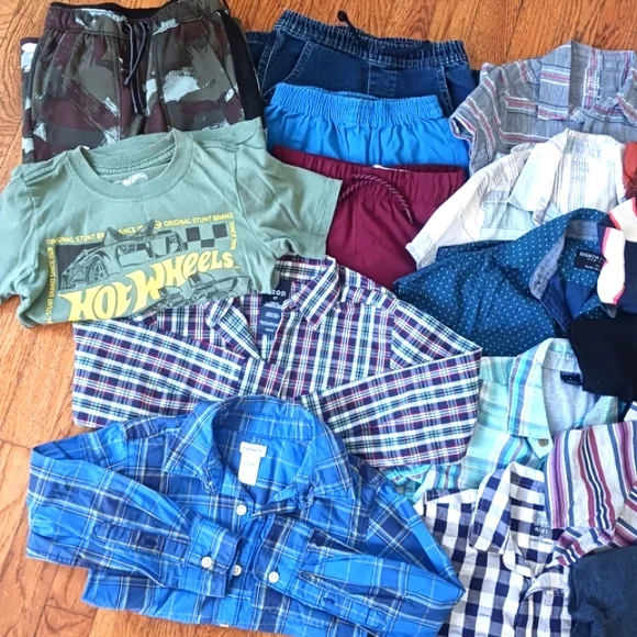 Little Boy's Casual Assorted Mix & Match Clothing, Bundle of 23 Items - Picture 14 of 16